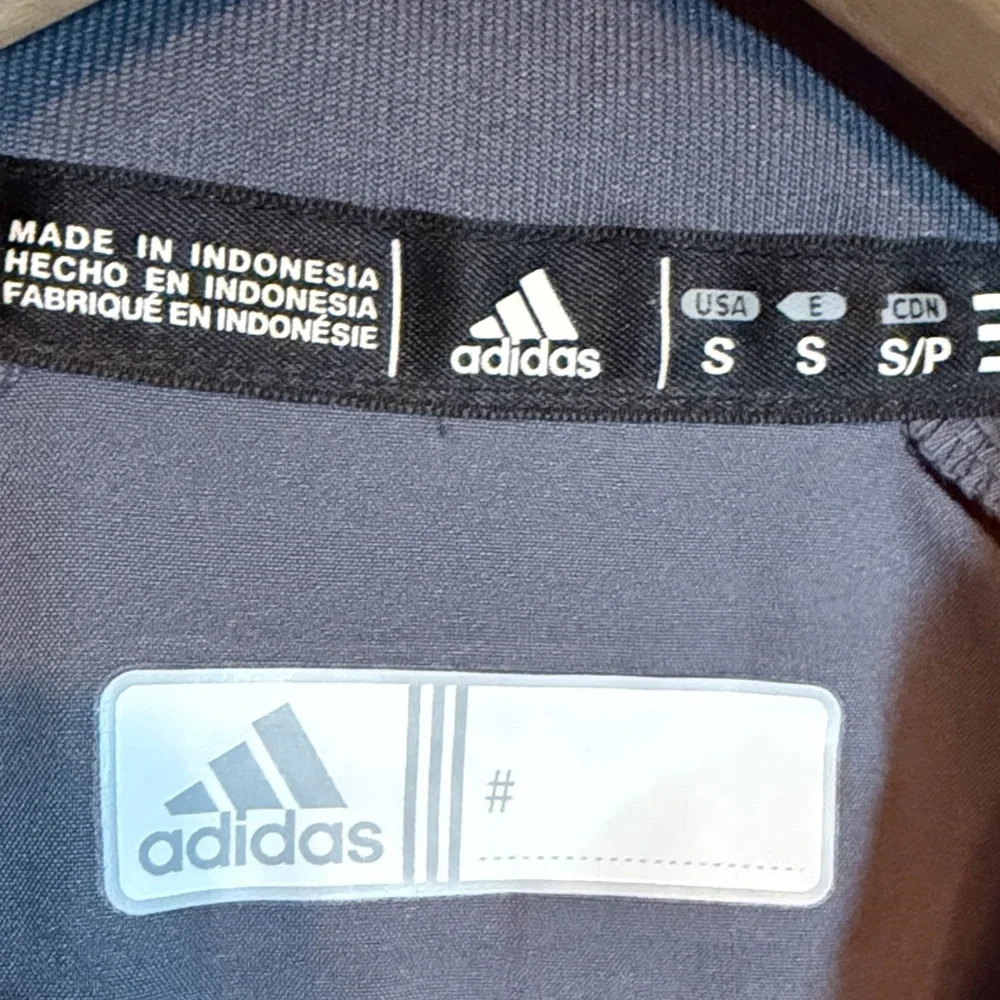 Adidas Fielders Choice quarter zip convertible jacket in red with gray accents - Picture 2 of 9